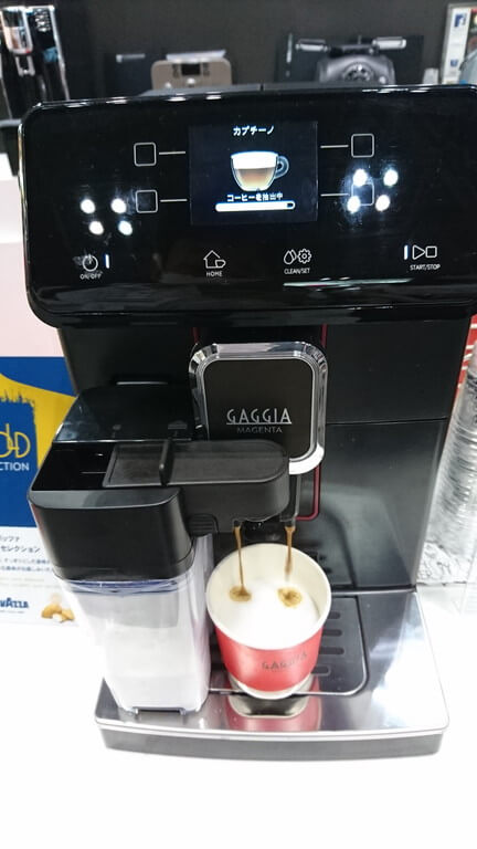 GAGGIAのMAGENTA PRESTIGEで淹れたカプチーノ